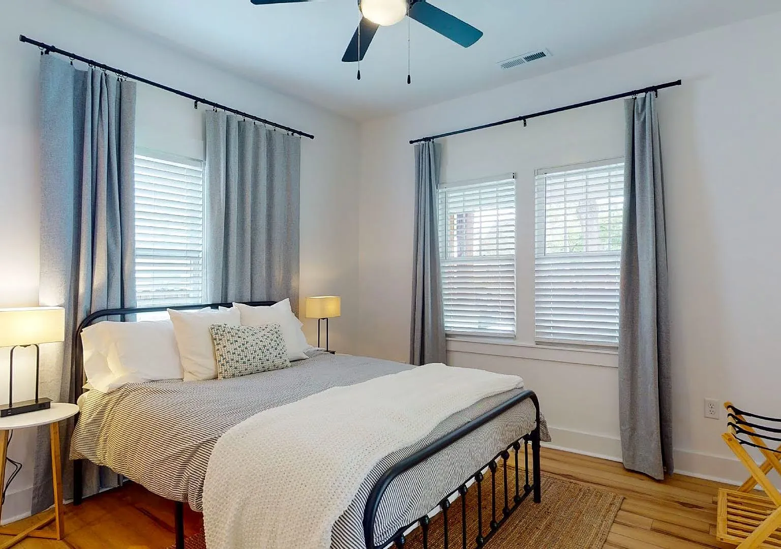 Fully Furnished & Newly Renovated Brooklyn Arts District 2-Bed/2-Bath, Great Location! — Photo 4
