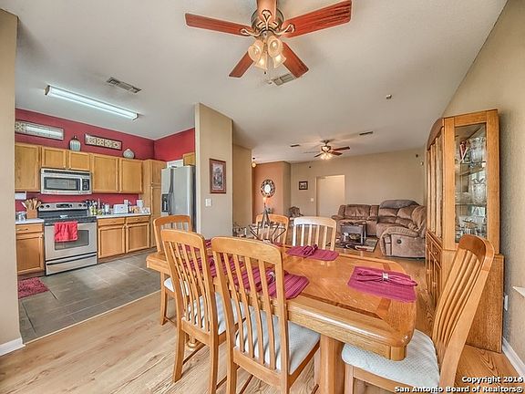 4th image of 124 Ellen St