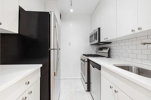 Rented by REAL New York | media 13