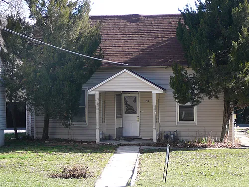 710 Canyon Rd #B Photo 1