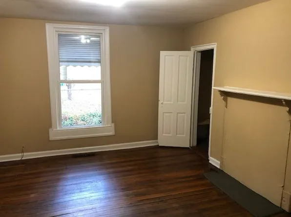 541 N 13th St, Griffin, GA 30223