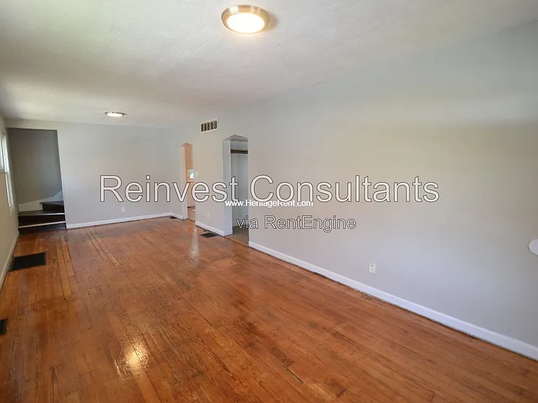 7116 Dillward Ave — Photo 2