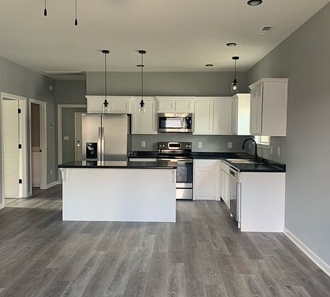 5th image of 116 Mason St