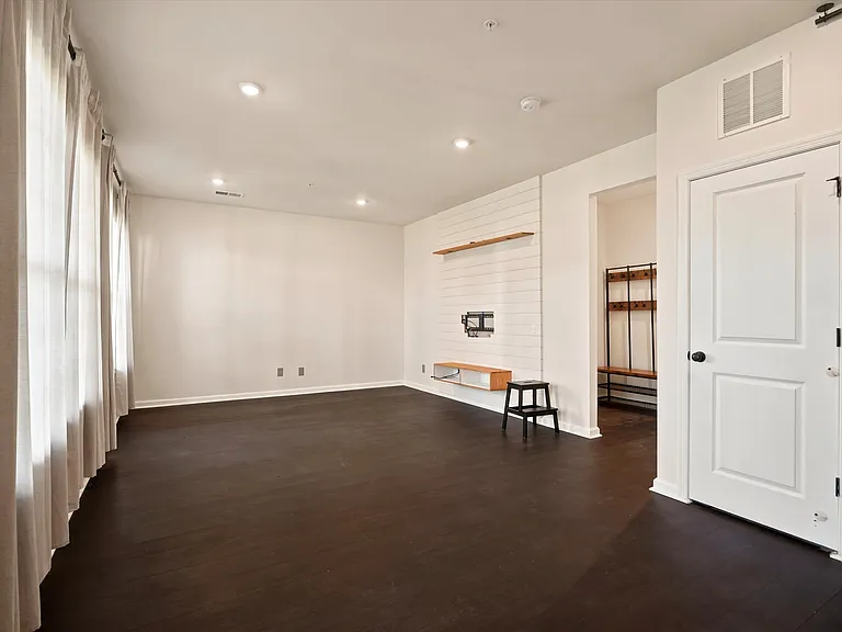 443 Tall Oaks Dr — Photo 20