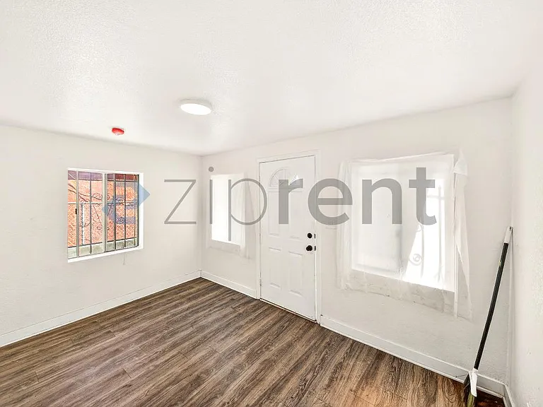 1737 E 108th St #1 — Photo 3