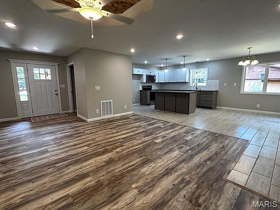 4th image of 2818 Windwood Dr