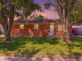 1126 Crestmoor Dr, Shelbyville, IN 46176