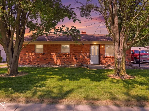 1126 Crestmoor Dr, Shelbyville, IN 46176