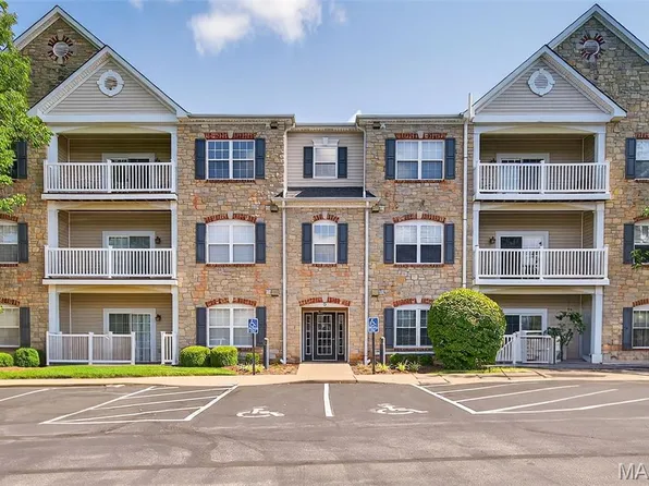 5 Monarch Trace Ct APT 305, Chesterfield, MO 63017