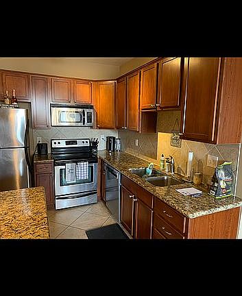 4th image of 200 E 43rd St APT 300