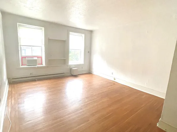 319 S 12th St, Philadelphia, PA 19107