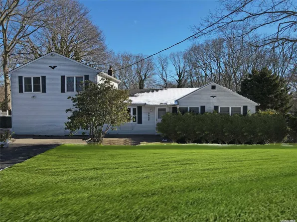 446 Helene Avenue, Shirley, NY 11967