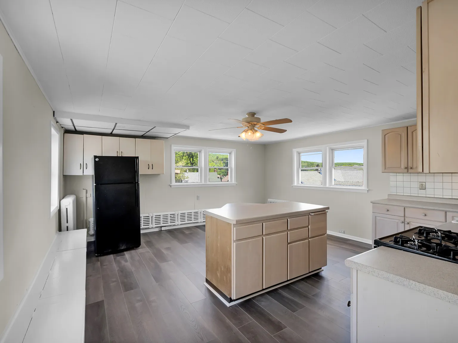 2 bed, 1100 sqft, $1,325 — Photo 4