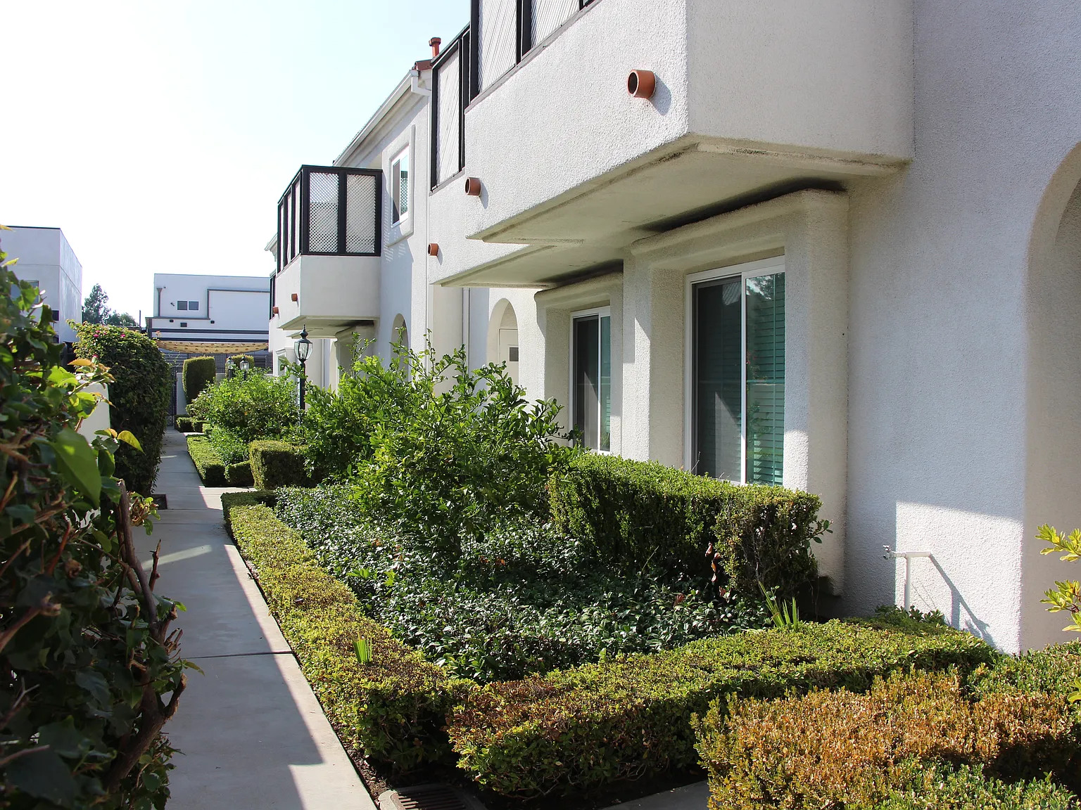 2 bed, 1100 sqft, $3,750 — Photo 3