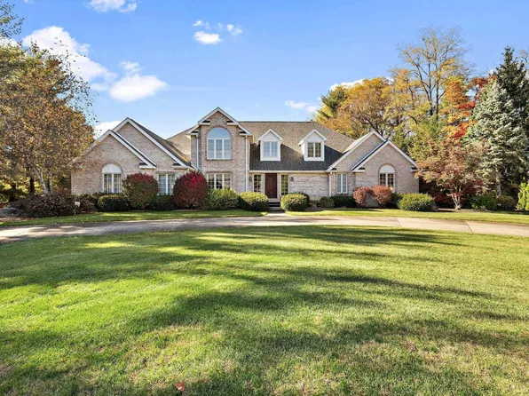 50715 Ashford Ln, Granger, IN 46530