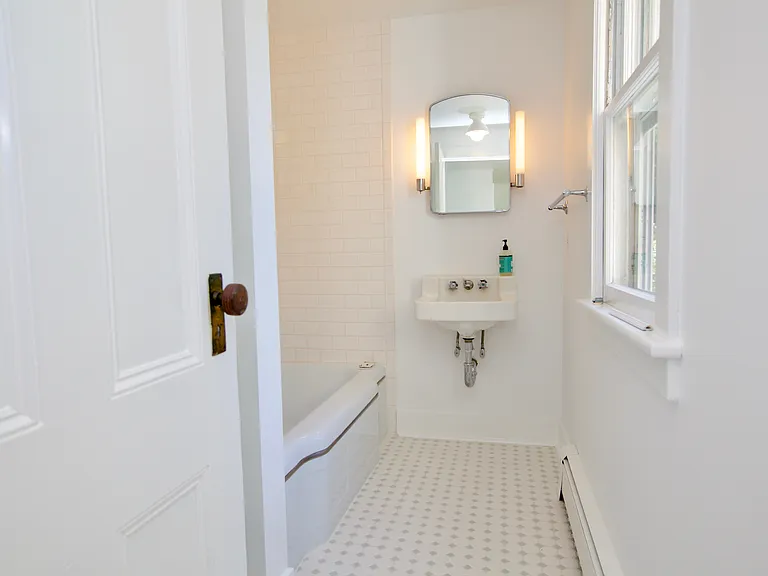 32 Saint Marys Rd — Photo 17