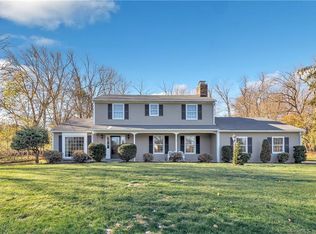 35 Elizabeth St, Shelton, CT 06484