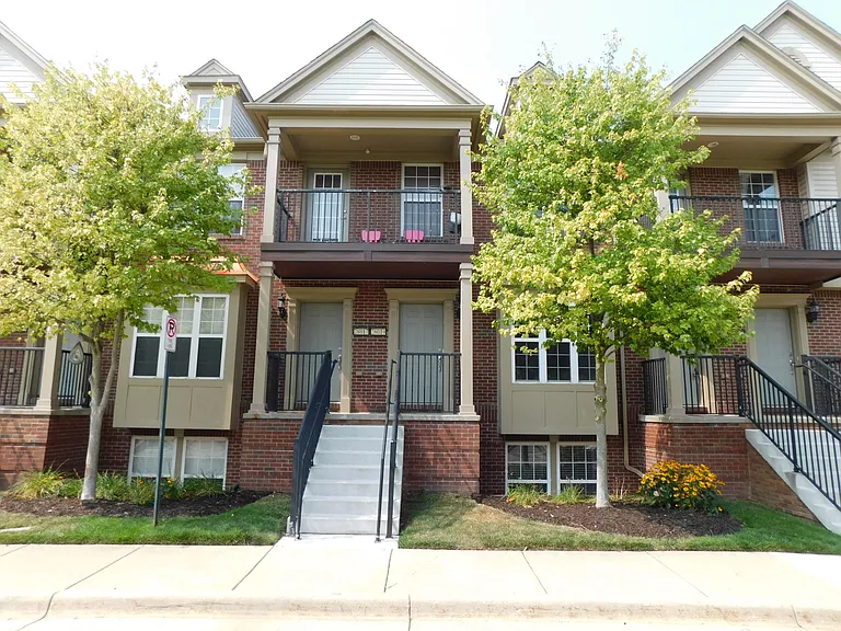 28019 Hopkins Dr #67 — Photo 1