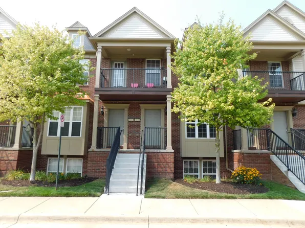 28019 Hopkins Dr #67, Novi, MI 48377