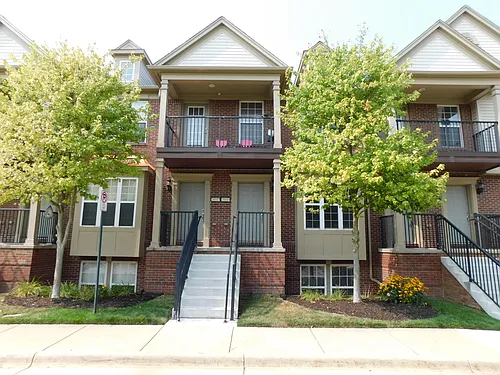 28019 Hopkins Dr #67 Photo 1