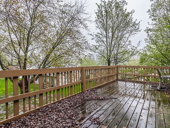 3rd image of 7950 Sunfield Ct