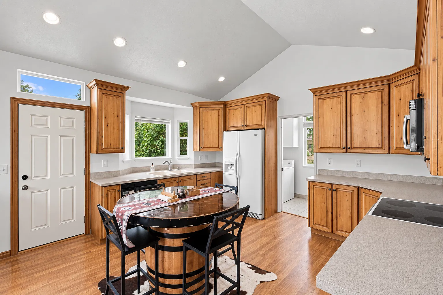 3 bed, 2.5 bath, 1478 sqft, $2,350 — Photo 3