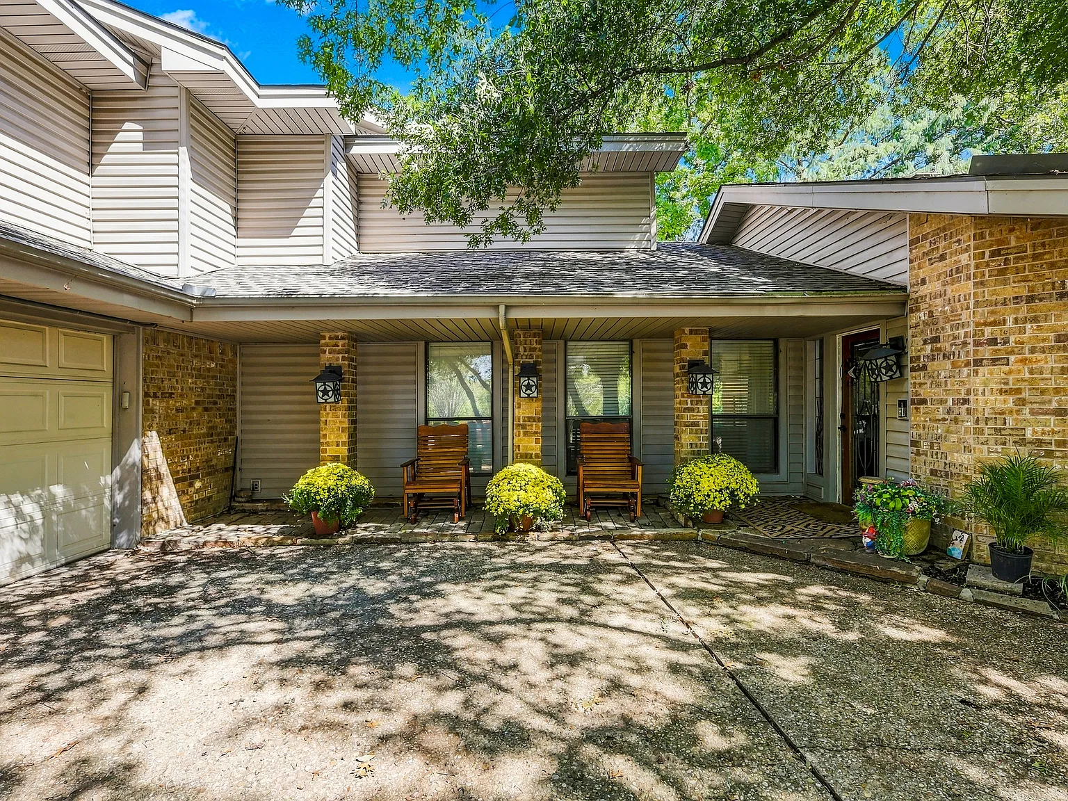 4 bed, 3.5 bath, 3223 sqft, $4,300 — Photo 3