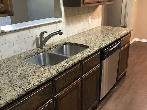 5th image of 108 W Karnes Dr #108