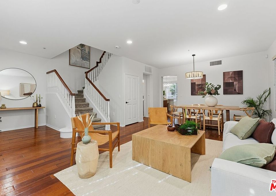 1st image of 6020 Seabluff Dr Unit 127