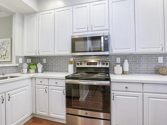 4th image of 2585 Park Blvd APT Z216
