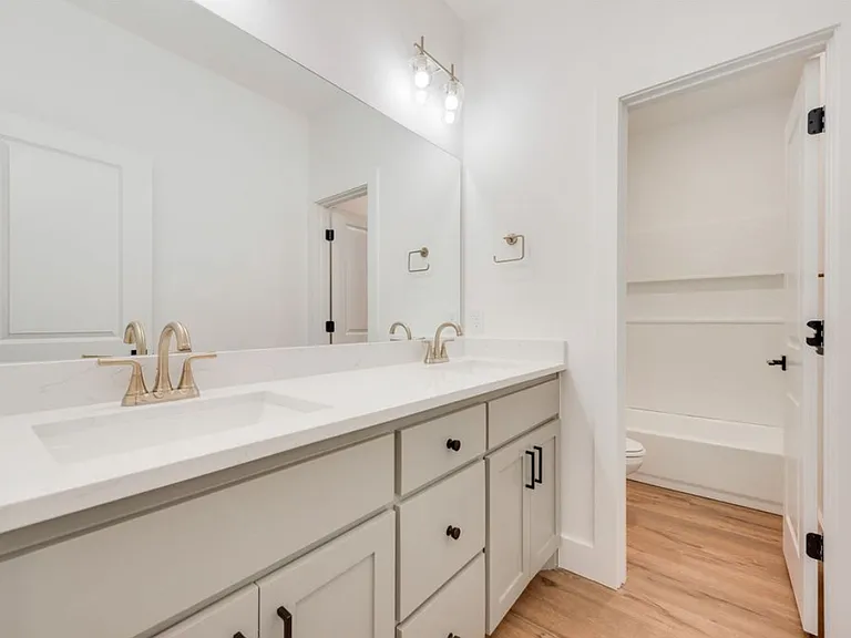 1805 Franklin Ave — Photo 10