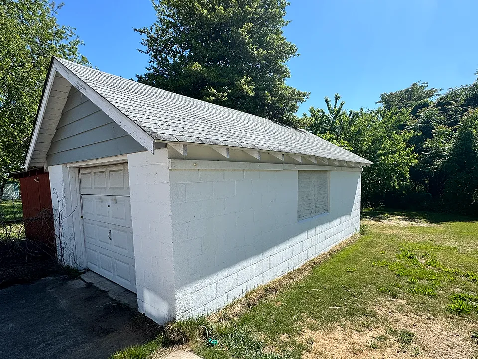 399 Dupont Ave