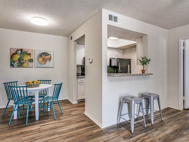 Dining Bar Kitchen