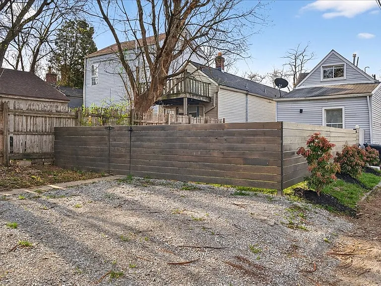 413 E Ormsby Ave — Photo 27