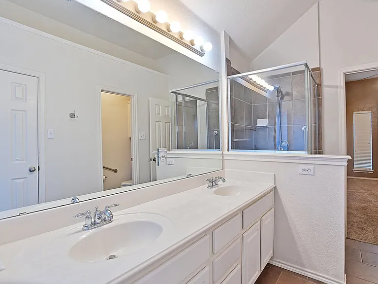 1073 Red Hawk Dr — Photo 20