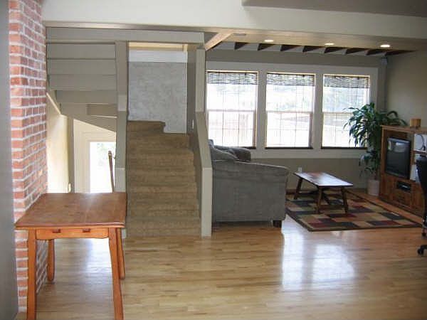 2nd image of 326 E 200th St S