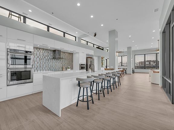 5th image of 600 E Admiral Blvd Unit 2001