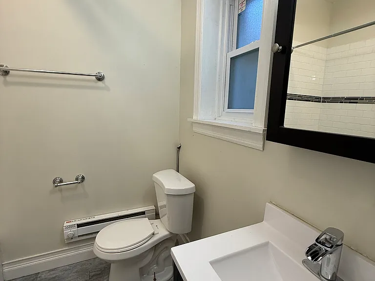2129 N Dayton St #G3 — Photo 5
