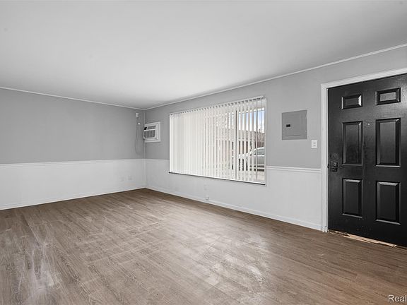 2nd image of 4401 Crooks Rd