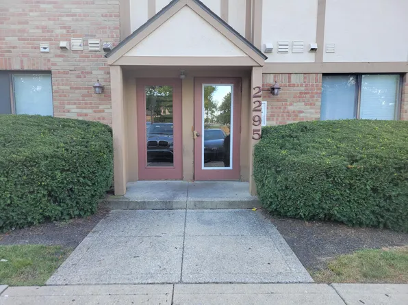 2295 Hedgerow Rd #2295F, Columbus, OH 43220
