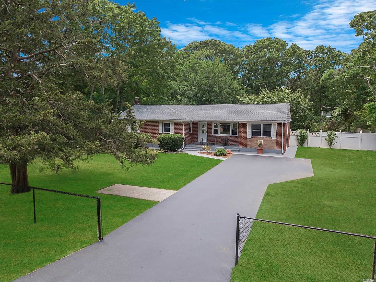 129 Oak Ave, Shirley, NY 11967 Zillow