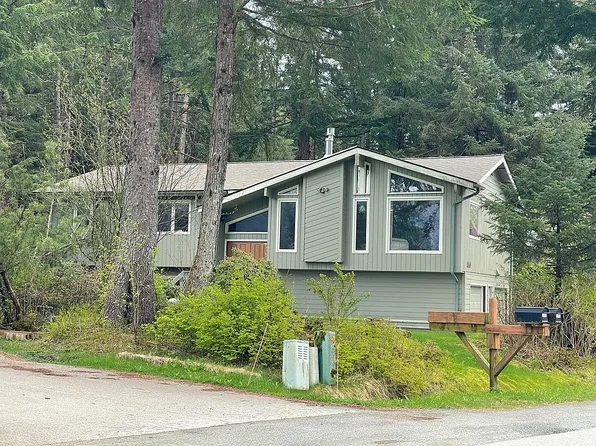 2960 Glacierwood Dr, Juneau, AK 99801