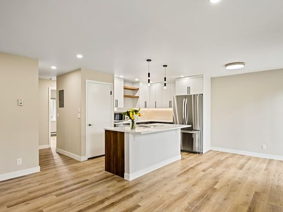 2nd image of 425 Park Cir #A3
