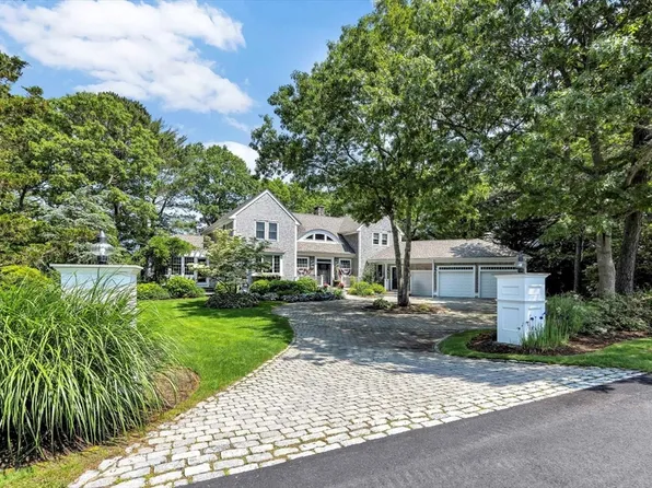 77 The Hts, Mashpee, MA 02649