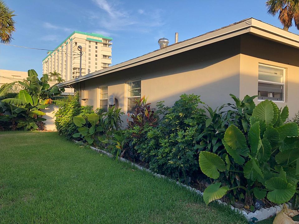 1st image of 3301 SE 10th St APT 4
