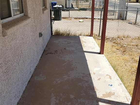 2nd image of 2717 S Sunland Vis