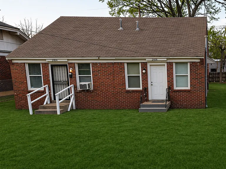 2406 Forest Ave #2406 — Photo 1