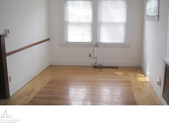 5th image of 422 W Hodge Ave