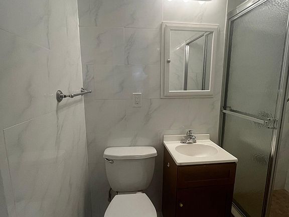 5th image of 14464 Roosevelt Ave Floor 3