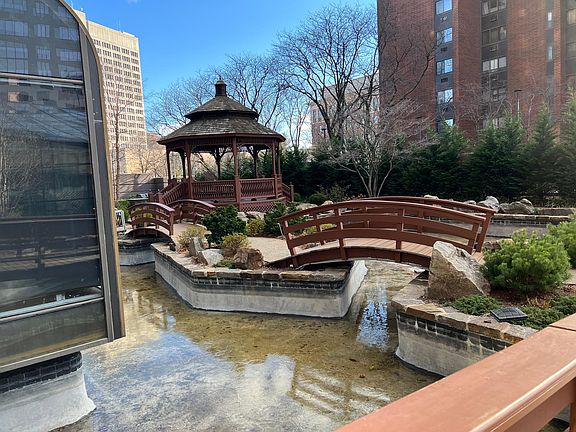 5th image of 4 Martine Ave #416
